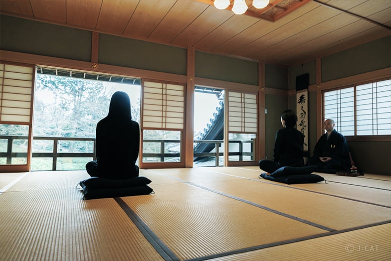 Experience zazen meditation, TokyoBecky.com