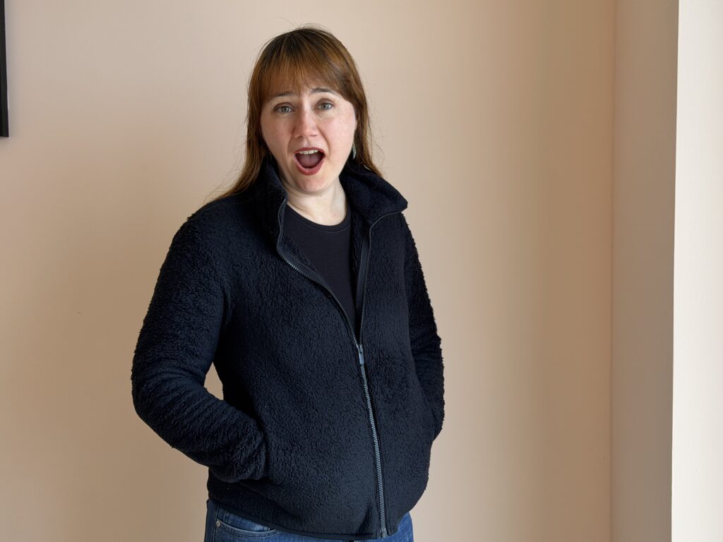 Tokyo Becky in Uniqlo's Fluffy Fleece Full-Zip Jacket