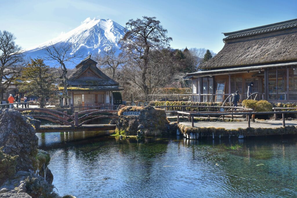 Oshino Hakkai, Mount Fuji